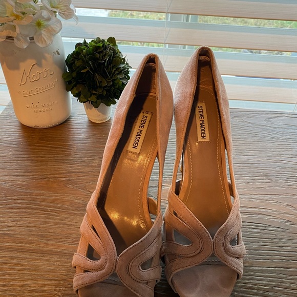 Blush Steve Madden pumps - Picture 2 of 2
